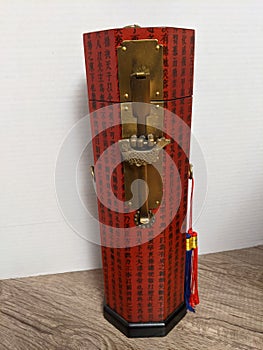 Chinese scroll holder red and black