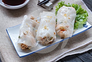 Chinese Steamed Rice Noodle Rolls