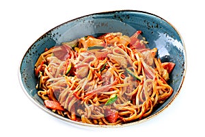 chinese stir-fried noodles with chicken