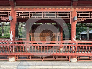 Chinese-style parks usually have traditional garden architecture and landscape elements as their main theme