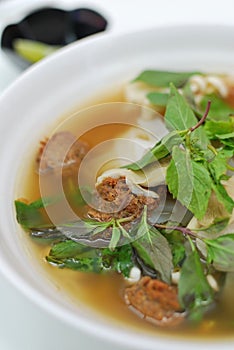 Chinese style vegetarian noodle soup