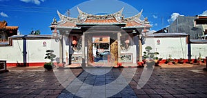 Chinese temple entrens