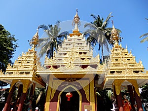 Chinese temple sculptures