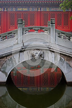 chinese traditional stone arch bridge