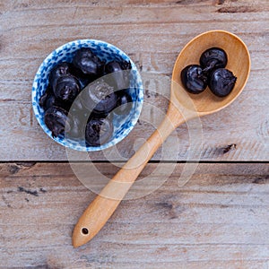 Chinese water chestnut ,water nut or Matai roots in wooden spoon