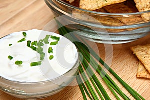 Chives with Crackers and Sour Cream