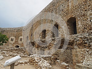 Chlemoutsi Castle (Chateau Clermont) - walls of inner keep - Peloponnese