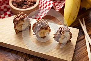 Choco puffed rice Banana sushi Roll