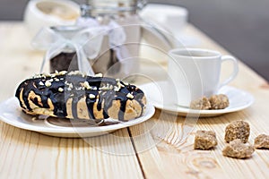 Chocolate cake (eclair)