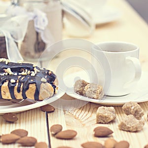 Chocolate cake (eclair)