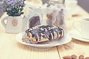 Chocolate cake (eclair)