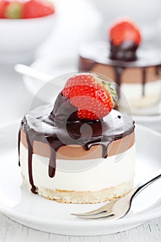 Chocolate cake with fresh strawberry