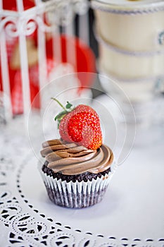 Chocolate cake with strawberries
