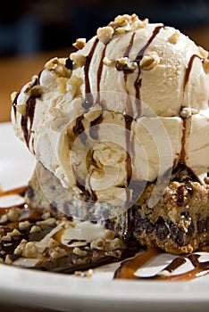 Chocolate chip brownie sundae