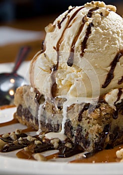 Chocolate chip brownie sundae