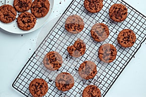 Chocolate chip cookies with crumbs