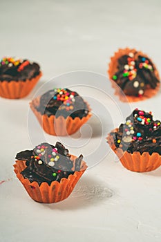 Chocolate corn flake cakes a simple party cake recipe