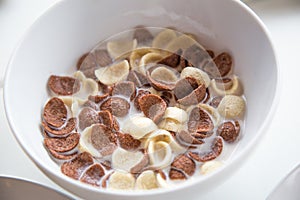 Chocolate cornflakes with milk