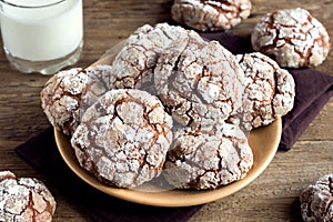 Chocolate crinkle cookies