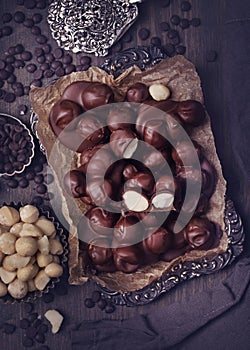 Chocolate and macadamia clusters