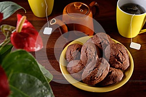 Chocolate Madeleines Mugs with infused tea bags