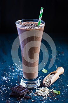 Chocolate milk smothie with oat flakes
