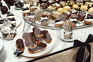 Chocolate pastries on the wedding candybar