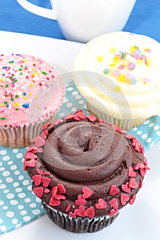 Chocolate, Strawberry and vanilla cupcakes
