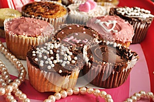 Chocolate and vanilla valentines cupcakes3