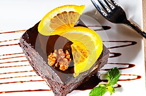 Chocolate and walnuts cake