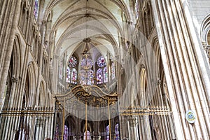 choir screen and ambulatory at east end of saint etienne