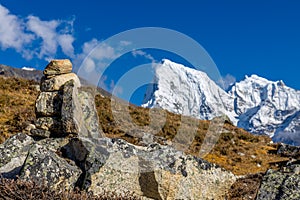 Cholatse peak in Nepal trek trekking route