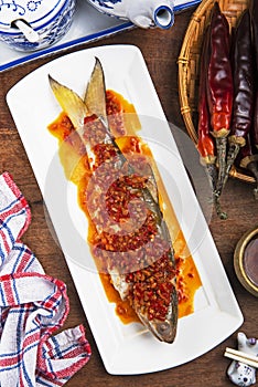 Chop bell pepper fish