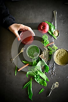 Preparing healthy detoxicating green cocktail