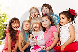 Chorus of kids sing