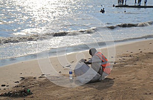 Chowpatty beach rubbish cleaner Mumbai India