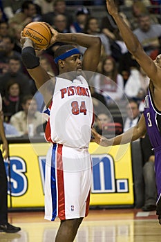 Chris Webber Looks To Pass