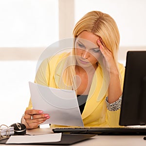 chrisis and depression - Businiss woman in office with bad business results