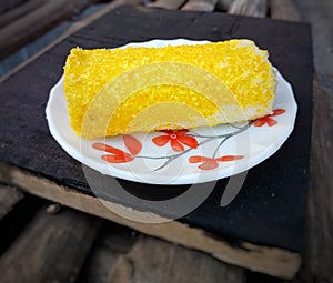 Chrismas yellow cake