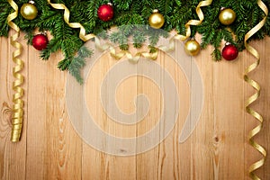 Fondo de navidad decoraciones a cintas sobre el madera 