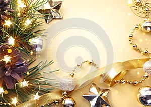 Formato publicitario destinado principalmente a su uso en sitios web o un saludo tarjetas diseno. Navidad de espumoso las luces guirnalda día festivo regalos a árbol de navidad 