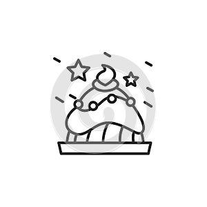 Christmas cake line icon. Dessert. Editeble vector illustration