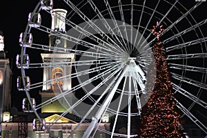 Vánoční pozdrav v osvětlení z město z kyjev 