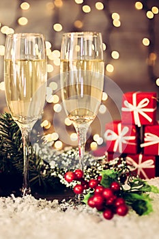 Christmas decoration with two glasses of champagne