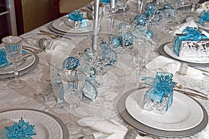 Christmas Dining Table decorated in Blues