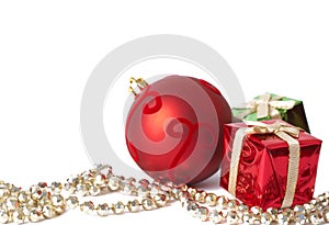 Vianočný darček guľa a šperky 