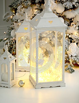 Christmas lanterns, candles, lights, lights and decorations