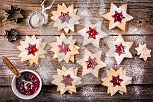 Christmas Linzer cookies with raspberry jam