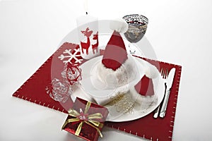 Christmas place setting. Traditional Christmas table.