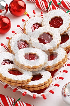 Christmas Raspberry Almond Linzer Torte Cookies